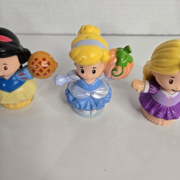 Fisher Price Disney Little People Lot of 3 Snow White Rapunzel Cinderella Toys - Picture 3 of 6